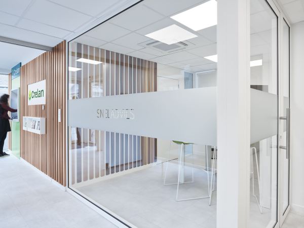 Schevenels - Kantoorinrichting - Crelan